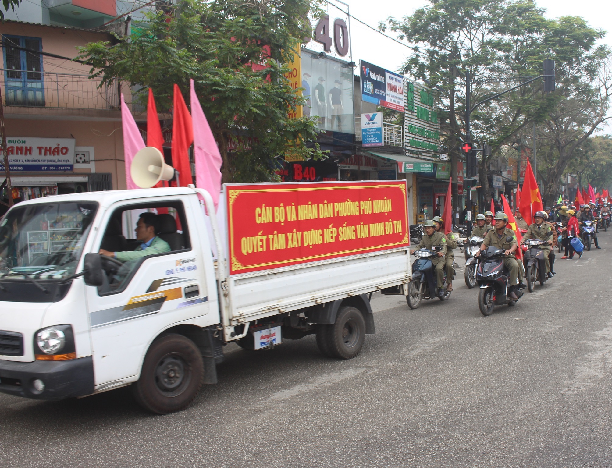 Các phường của thành phố tích cực ra quân tuyên truyền văn minh đô thị